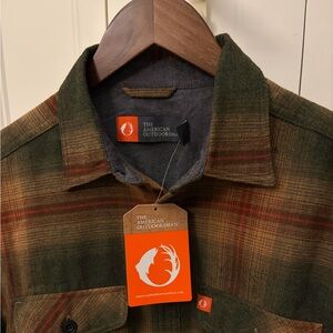 The American Outdoorsman Men's Plaid button down - Green and Brown